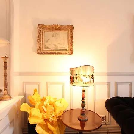 Apartment Belle Elysee Paris